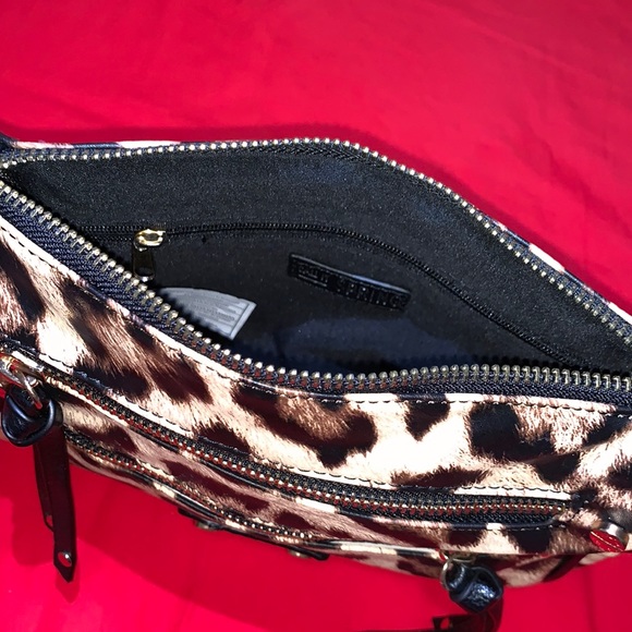 Crossbody bag with cheetah print from Call it Spring - Picture 4 of 6
